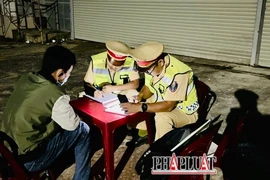 Dùng giấy tờ xe có photo công chứng thay cho bản chính, được không?