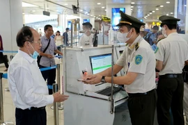Cách sử dụng VNeID khi đi máy bay