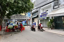 Dựng rạp tổ chức sinh nhật dưới lòng đường có được phép? 