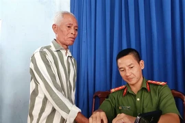 Thu nhận hồ sơ cấp căn cước cho phạm nhân được đặc xá