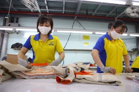Luật sư giải đáp một số thắc mắc liên quan hợp đồng lao động