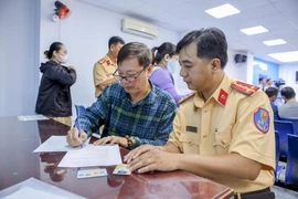 Làm thế nào để đổi chứng nhận đăng ký xe, biển số xe?