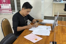 Bạn đọc đồng tình bỏ giấy xác nhận độc thân khi mua bán xe, nhà đất