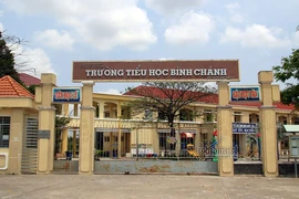 Vụ cô giáo quỳ: Hiệu trưởng bị cho xuống làm giáo viên