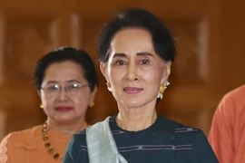 Quân đội phản đối dữ dội chức cố vấn quốc gia của bà Suu Kyi