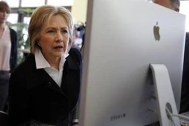 Tin tặc tấn công máy tính đội tranh cử của bà Clinton