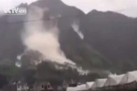 Trung Quốc: Siêu bão Megi gây lở đất, chôn vùi 32 người