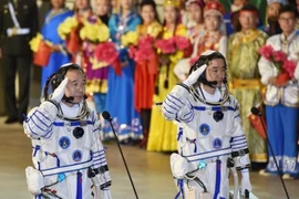 Trung Quốc phóng phi thuyền Thần Châu 11 vào vũ trụ