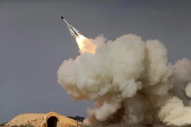 Tàu chiến Mỹ - Iran liên tiếp đối đầu nguy hiểm