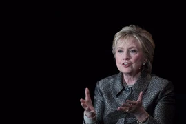Hillary Clinton: Tại sao tôi thua ông Trump?