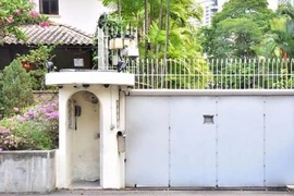 Quốc hội Singapore chất vấn thủ tướng chuyện nhà cửa
