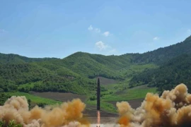 Triều Tiên: ICBM vừa bắn có thể mang đầu đạn hạt nhân