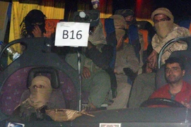 Mỹ bỏ giám sát đoàn xe IS ở Syria theo yêu cầu phía Nga