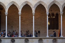 Thủ hiến Catalonia lại né tránh tuyên bố độc lập
