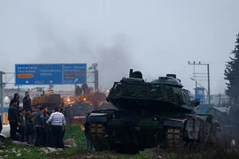 Thổ Nhĩ Kỳ nã pháo, bắt đầu tấn công Syria