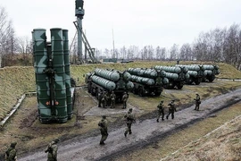 Nga đưa 4 tổ hợp tên lửa S-400 đến Syria