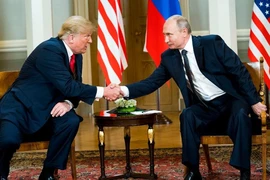 Ông Trump nháy mắt với ông Putin