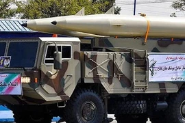 Iran thử tên lửa, cảnh cáo Mỹ