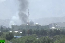 Dinh tổng thống, khu ngoại giao Afghanistan hứng 12 tên lửa