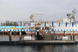 Iran hạ thủy tàu ngầm nội địa hiện đại mang tên lửa hành trình