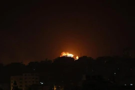 Israel không kích 2 tiền đồn quân sự Hamas