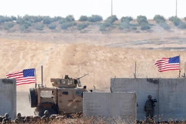 Đoàn xe chở lính Mỹ rút khỏi Syria bị tấn công