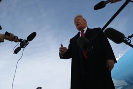 Ông Trump:Chuỗi cung ứng của Trung Quốc vỡ ‘như một quả trứng'
