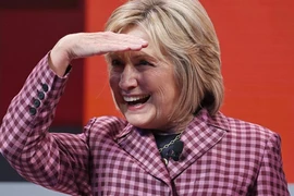 Tranh cử tổng thống 2020: Bà Clinton còn 2 ngày để quyết định