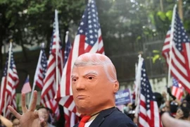 Hong Kong: Người biểu tình xuống đường cám ơn ông Trump