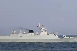Tàu hộ tống hạng nhẹ Khâm Châu trong cuộc tập trận ở biển Đông. Ảnh: WEIBO