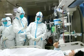 Bác sĩ ở Vũ Hán đang phải chạy đua với thời gian và đương đầu với bao khó khăn chiến đấu với dịch virus Corona. Ảnh: THX