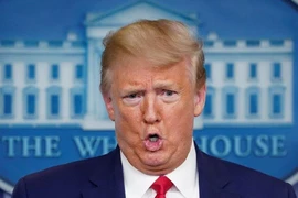 Tổng thống Mỹ Donald Trump đặt niềm tin vào khả năng trị COVID-19 của thuốc chữa sốt rét. Ảnh: REUTERS
