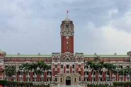 Quân đội Trung Quốc dựng dinh lãnh đạo Đài Loan để tập trận