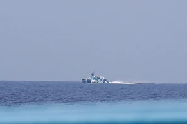 Philippines:Tàu chiến, tàu dân quân biển TQ tỏa khắp Trường Sa