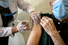 CDC Mỹ ra hướng dẫn về việc tiêm mũi vaccine thứ tư