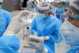 Mua suất tiêm tư nhân rồi phải rao bán lại vì vaccine công miễn phí về nhiều