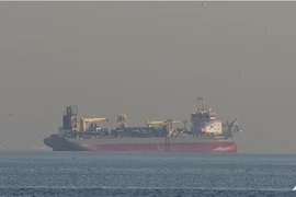 Xung đột Mỹ-Israel và Iran leo thang, giá dầu tăng mạnh