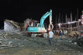 Cây xăng bị sập, 8 người thương vong là xây không phép