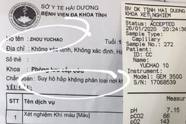 Giám sát 18 y, bác sĩ tiếp xúc bé trai nghi nhiễm virus corona