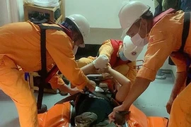 Cứu thủy thủ nước ngoài bị dập nát bàn tay phải
