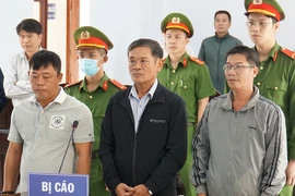 Ba thanh tra giao thông Ninh Thuận bị phạt cải tạo không giam giữ