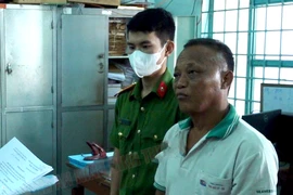 Tự xưng quen cán bộ tòa để lừa tiền chạy án