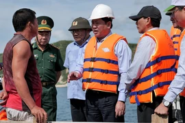 Lập lại trật tự, gỡ vướng cho hoạt động du lịch ở vịnh Vĩnh Hy