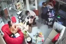Nam thanh niên đâm nữ nhân viên cơ sở chăm sóc sắc đẹp rồi tự tử