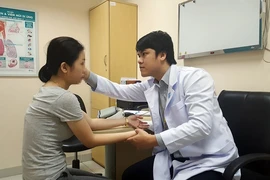 Mỹ phẩm giá rẻ, đắt tiền gì cũng 'nát' mặt