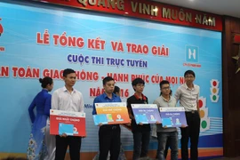 Tặng iPhone 7 cho thí sinh xuất sắc cuộc thi ATGT