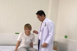 'Báo động đỏ' cứu sống cô gái bị xe cán qua người