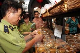 Phạt hơn 19 tỉ đồng an toàn thực phẩm 