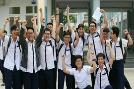 Hà Nội vắng bóng điểm 10 môn toán lẫn văn