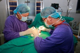 Bị cắt tinh hoàn do trước đó chẩn đoán nhầm bệnh